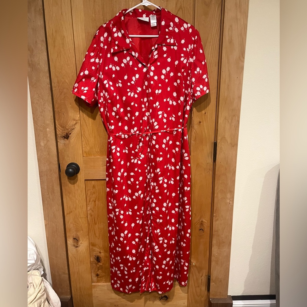 Vintage Button-Down Midi Dress in Tulip Print